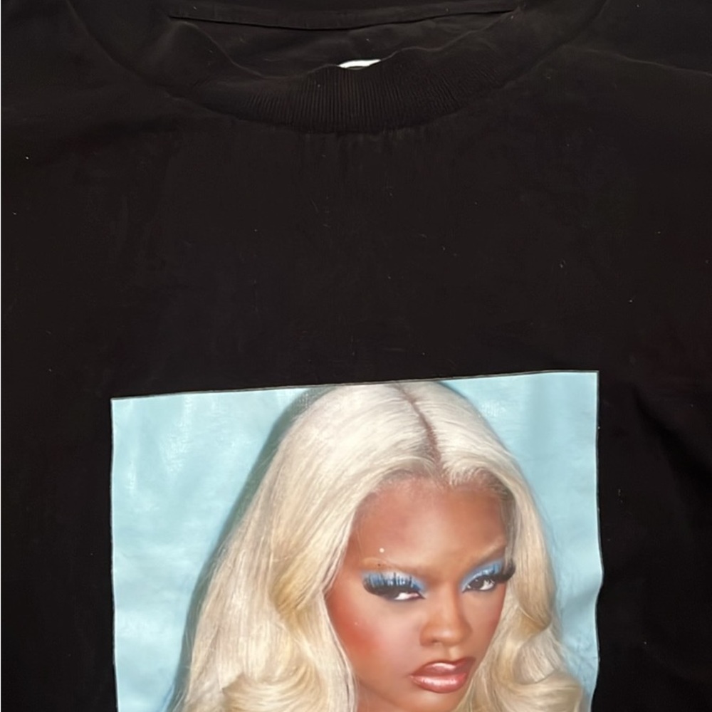 JT Black Graphic T-Shirt - Picture 2 of 2
